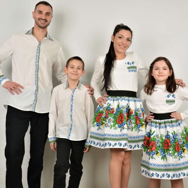 Дрехи с Народни Мотиви за Деца и Възрастни