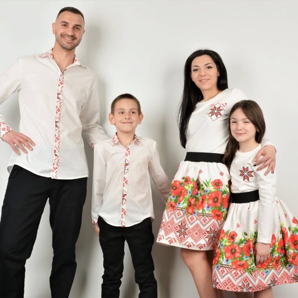 дрехи с народни мотиви за деца и възрастни