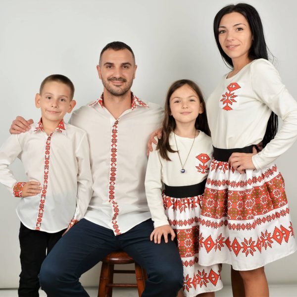 дрехи с народни мотиви за жени мъже и деца