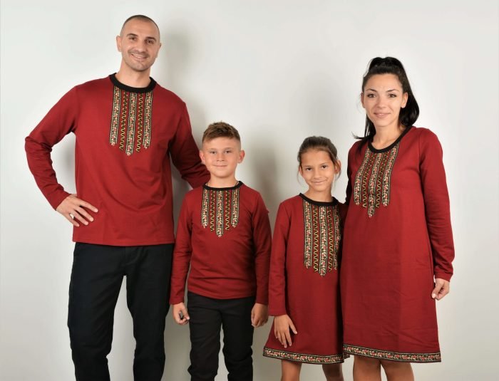 Еднакви Дрехи за Цялото Семейство с Шевици