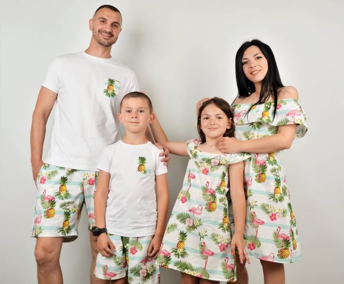 Летни Дрехи за Семейството с Фламинго и Ананаси