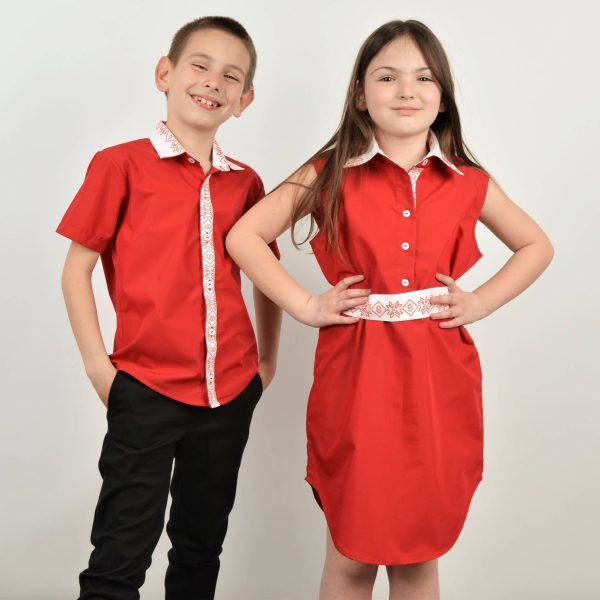 детска червена рокля с народни мотиви детска червена рокля с народни мотиви