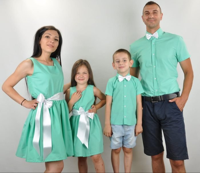 еднакви дрехи за семейство за кръщене