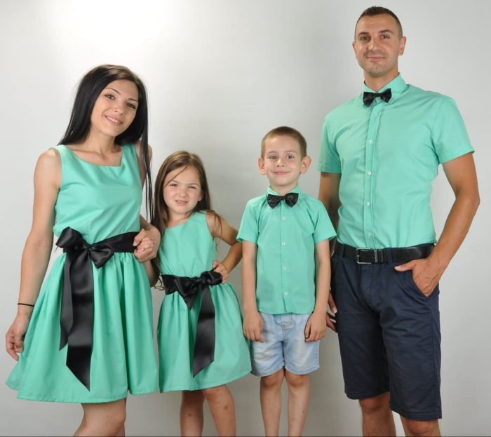 мама татко и аз дрехи цвят мента