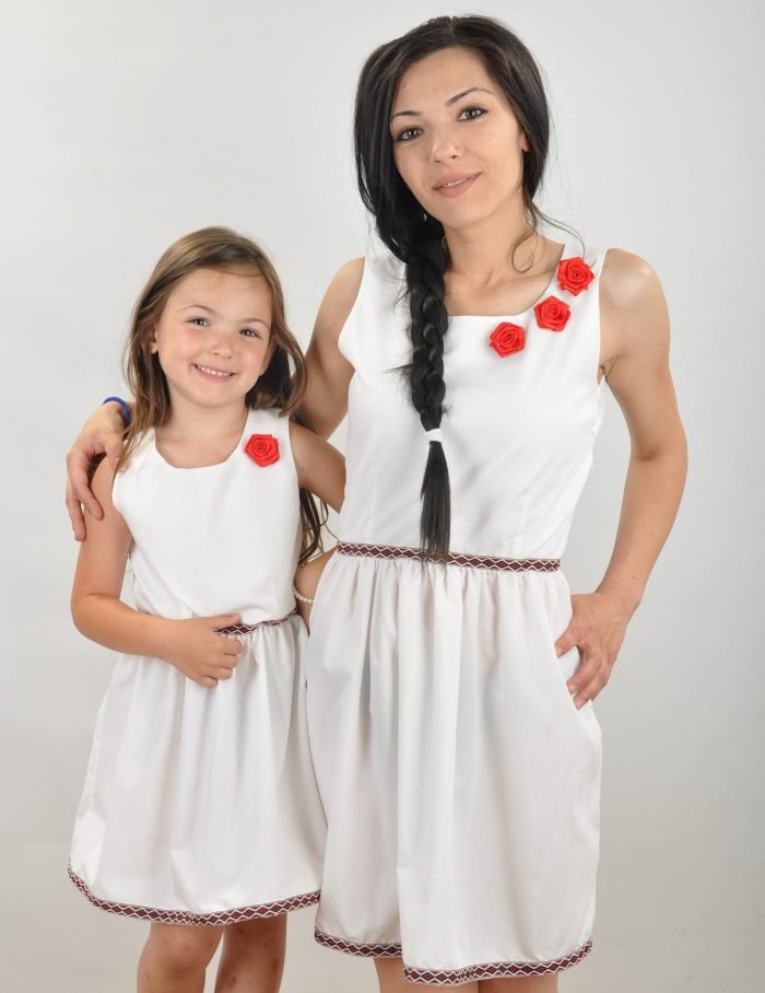 рокли за мама и дъщеря