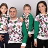 Коледни блузи в зелено с карирани фигури