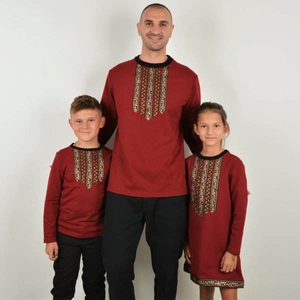 Дрехи с Народни Мотиви