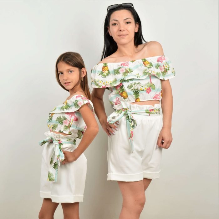 Къси панталонки и кроп топ WHITE SUMMER