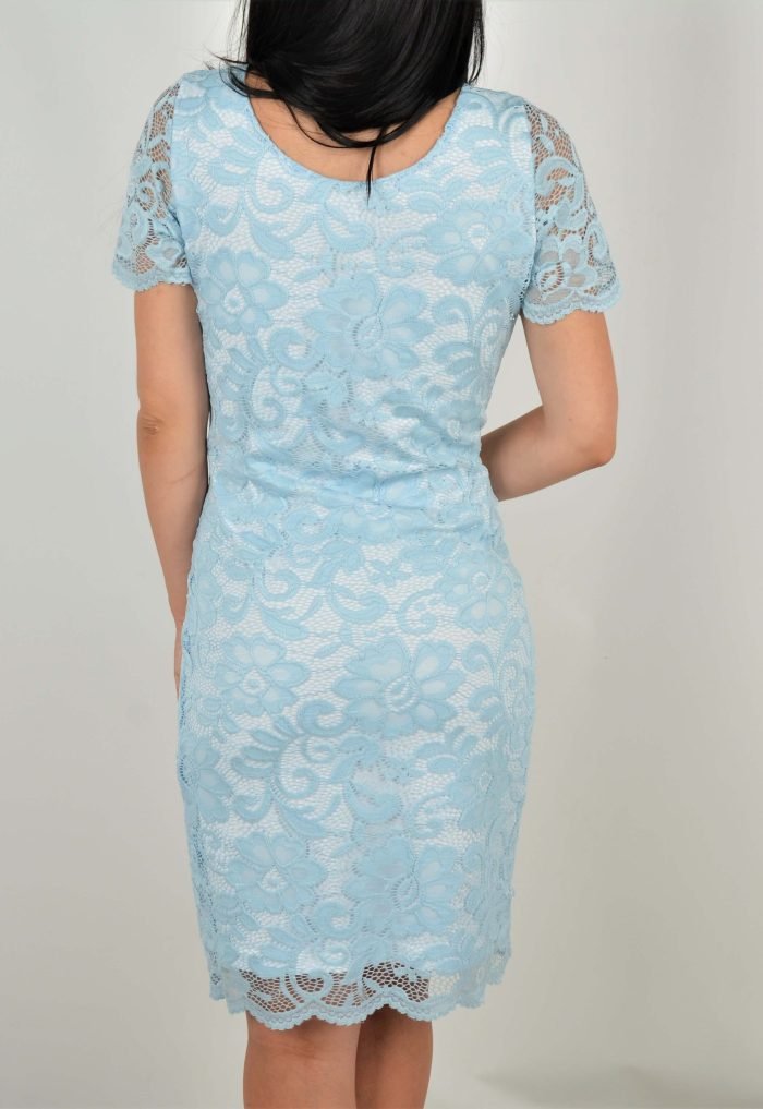 Официална рокля с дантела и риза в светлосиньо