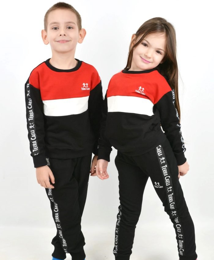 Спортен екип с кант TERRA CAELI в червено