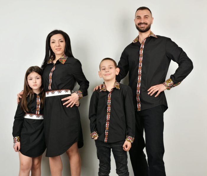Ризи РОДИНА с народни мотиви в черно