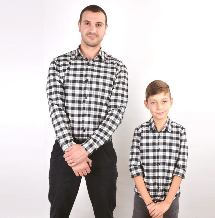 Карирани ризи за баща и син черно-бяло каре