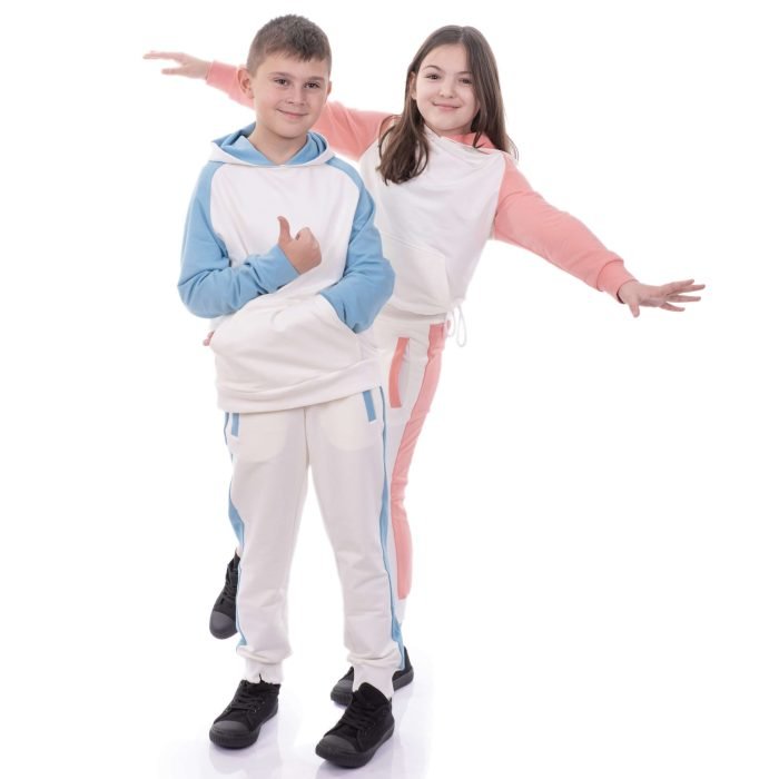 детски бели спортни екипи