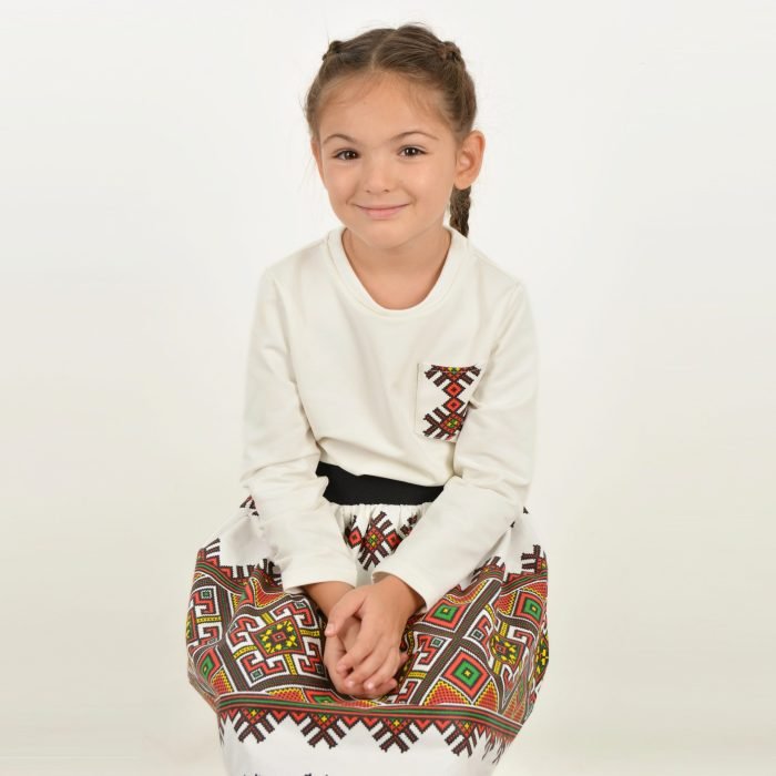 детски дрехи с народни мотиви