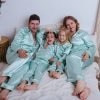 Семейни еднакви сатенени пижами в цвят мента – мама, татко и деца